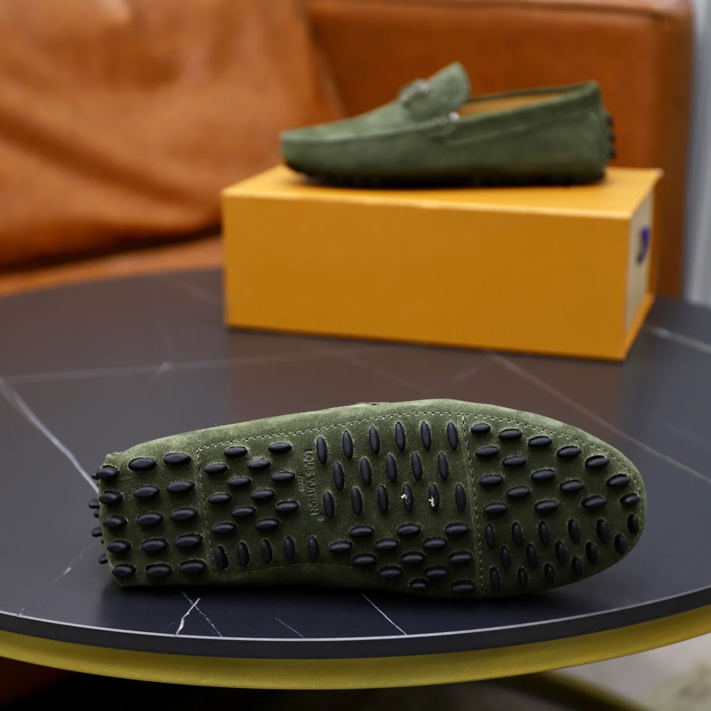 Ex-factory price: 480💰【LV】Louis Vuitton ⚠️High-end men’s driving and pedal series ⚠️38-44 (customized for 45) ⚠️All original cowhide leather! Thick and soft! Made entirely of calfskin lining! The latest non-slip beanie sole! Three-dimensional package technology! Fashionable and classic! Handicrafts! Original high quality! Feel free to compare!